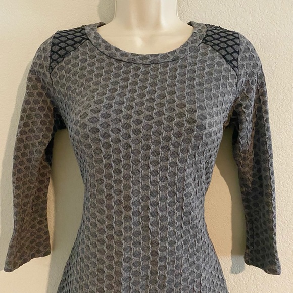 Like new Maria Gabrielle lightweight sweater/top - Picture 2 of 4
